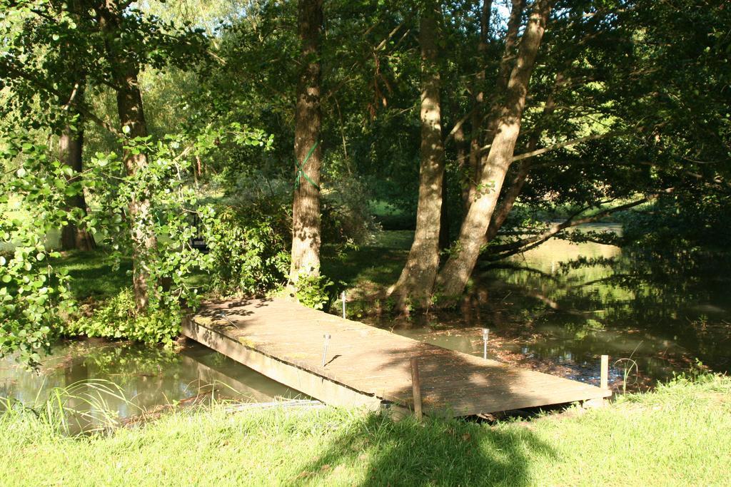 Le Petit Moulin Bed & Breakfast Faverelles Exterior photo